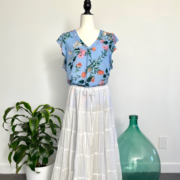 *SOLD* Blue Floral Short Sleeve Blouse - Size M - Picture 3 of 11